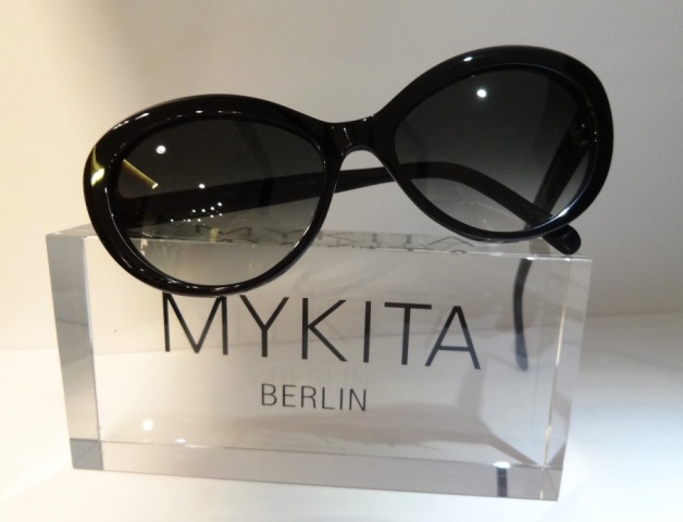 Óculos Mykita preto em acetato em acetato